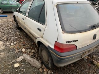 bontott PEUGEOT 106 Bal első Rugó