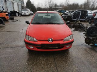 bontott PEUGEOT 106 Bal Fényszóró