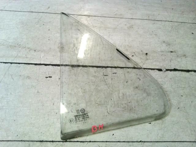 bontott PEUGEOT 106 Bal hátsó Fixüveg (Ajtóban)