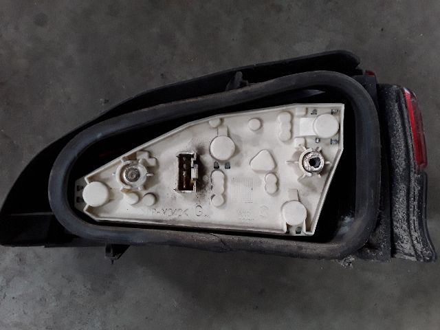 bontott PEUGEOT 106 Bal Hátsó Lámpa