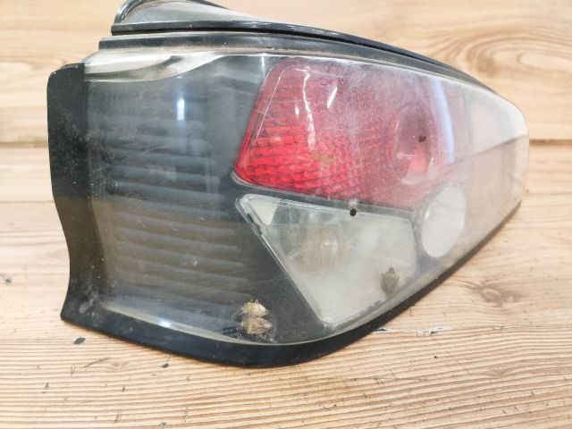 bontott PEUGEOT 106 Bal Hátsó Lámpa