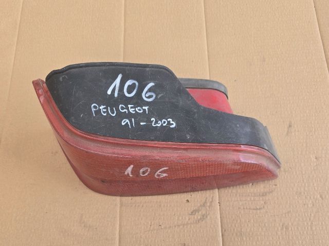 bontott PEUGEOT 106 Bal Hátsó Lámpa