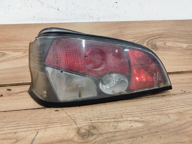 bontott PEUGEOT 106 Bal Hátsó Lámpa