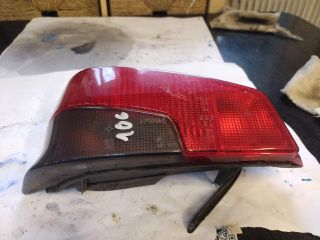 bontott PEUGEOT 106 Bal Hátsó Lámpa