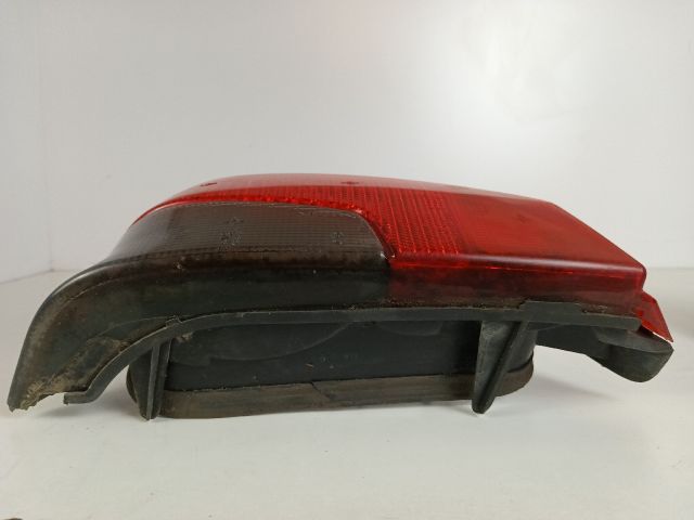 bontott PEUGEOT 106 Bal Hátsó Lámpa