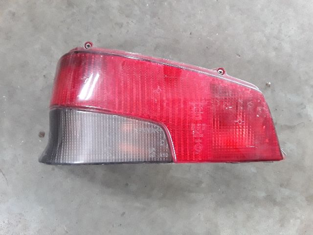 bontott PEUGEOT 106 Bal Hátsó Lámpa