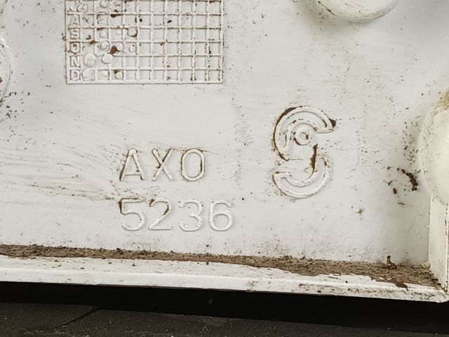 bontott PEUGEOT 106 Bal Hátsó Lámpa