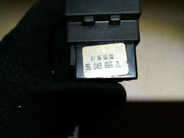 bontott PEUGEOT 106 Bal Kormánykapcsoló Irányjelző