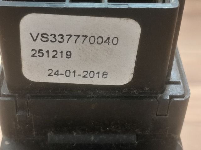 bontott PEUGEOT 106 Bal Kormánykapcsoló Irányjelző