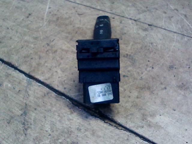 bontott PEUGEOT 106 Bal Kormánykapcsoló Irányjelző