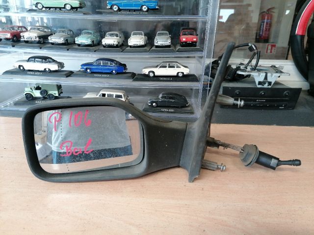 bontott PEUGEOT 106 Bal Visszapillantó Tükör (Mechanikus)
