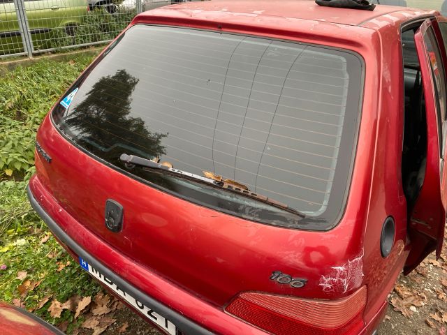 bontott PEUGEOT 106 Csomagtérajtó (Üres lemez)