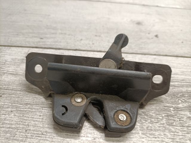 bontott PEUGEOT 106 Csomagtérajtó Zárszerkezet