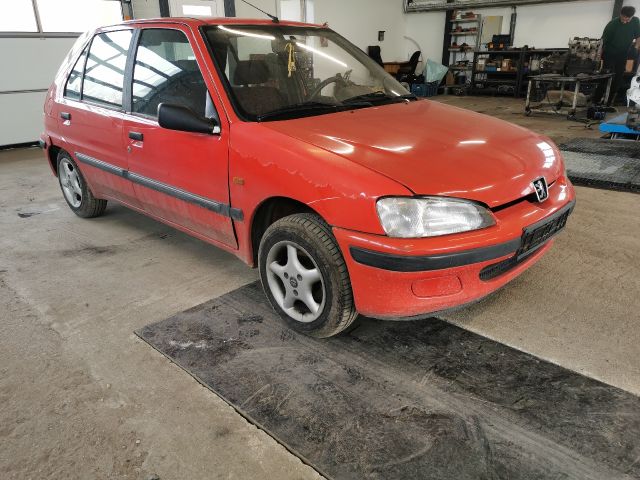 bontott PEUGEOT 106 Első Lökhárító (Üresen)