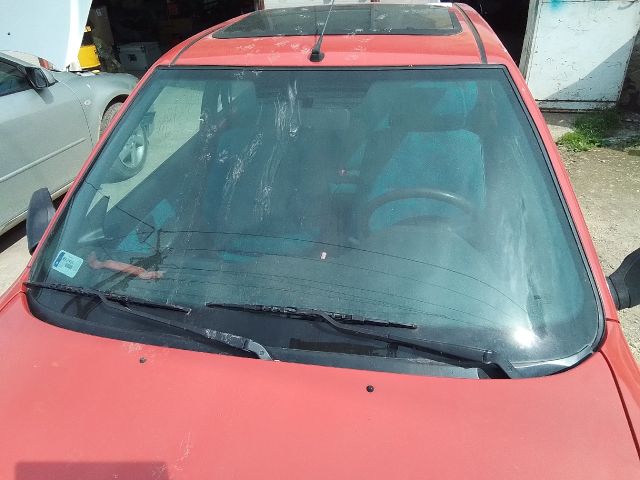 bontott PEUGEOT 106 Első Szélvédő