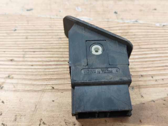 bontott PEUGEOT 106 Fényszórómagasság Állító Kapcsoló