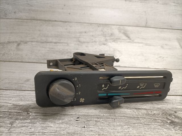 bontott PEUGEOT 106 Fűtéskapcsoló (Nem klímás)