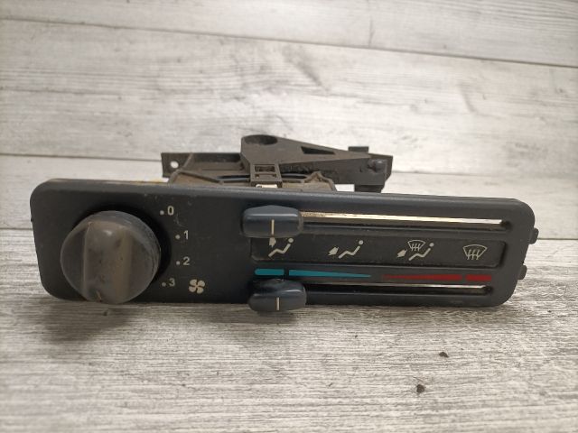 bontott PEUGEOT 106 Fűtéskapcsoló (Nem klímás)