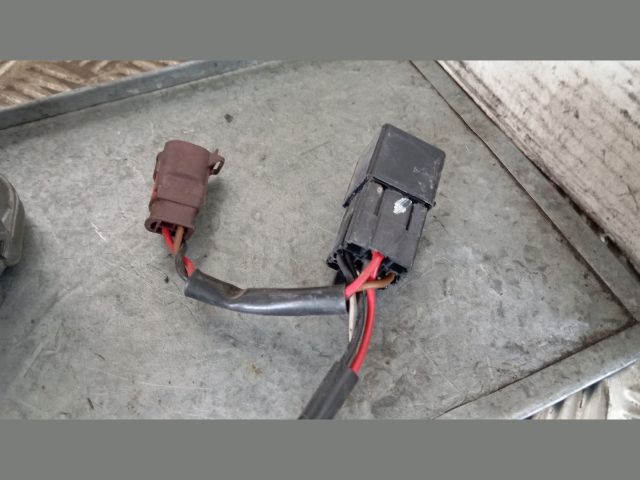 bontott PEUGEOT 106 Hátsó Ablaktörlő Kar