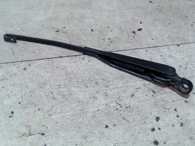 bontott PEUGEOT 106 Hátsó Ablaktörlő Kar