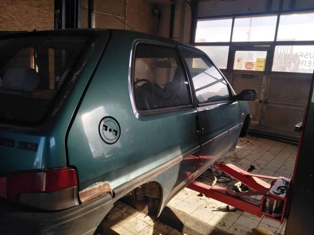 bontott PEUGEOT 106 Hűtőrács