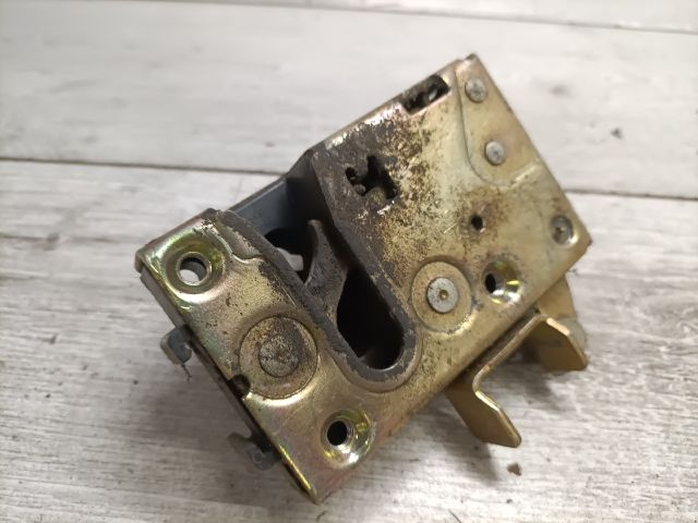 bontott PEUGEOT 106 Jobb első Ajtózár