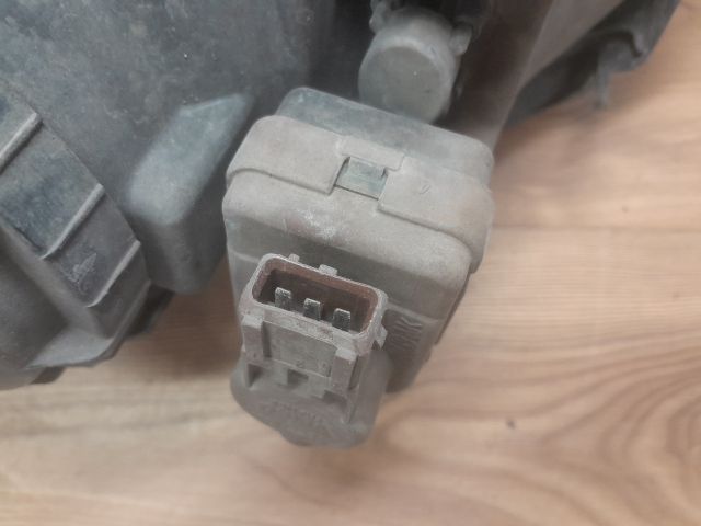 bontott PEUGEOT 106 Jobb Fényszóró