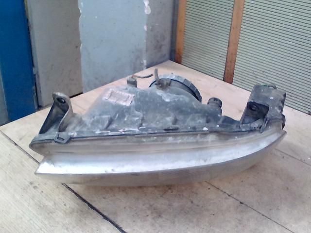 bontott PEUGEOT 106 Jobb Fényszóró