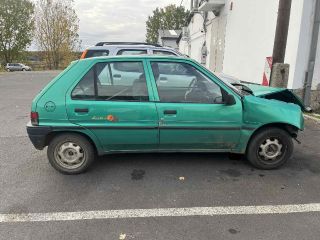 bontott PEUGEOT 106 Jobb Fényszóró