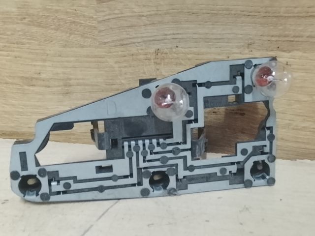 bontott PEUGEOT 106 Jobb Hátsó Lámpa Foglalat