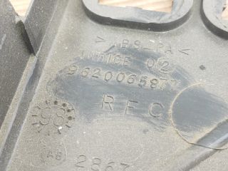 bontott PEUGEOT 106 Középkonzol Keret