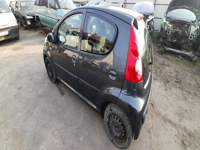 bontott PEUGEOT 107 Bal első Féknyereg Munkahengerrel