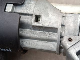 bontott PEUGEOT 107 Gyújtáskapcsoló Házzal