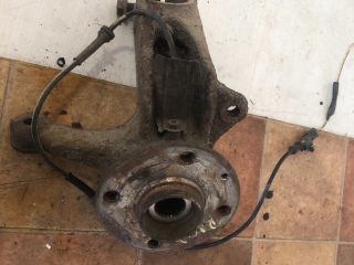 bontott PEUGEOT 107 Jobb első Csonkállvány Kerékaggyal