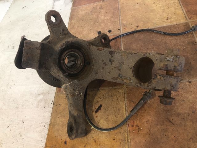 bontott PEUGEOT 107 Jobb első Csonkállvány Kerékaggyal