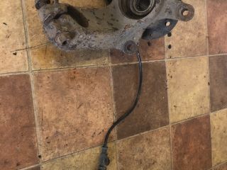 bontott PEUGEOT 107 Jobb első Csonkállvány Kerékaggyal