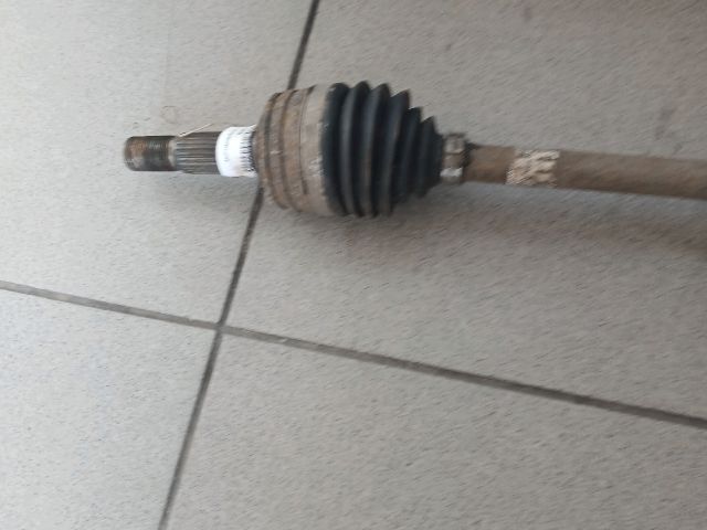 bontott PEUGEOT 107 Jobb Féltengely