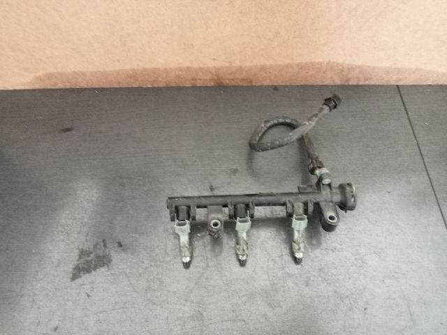 bontott PEUGEOT 107 Porlasztó Sor / Híd