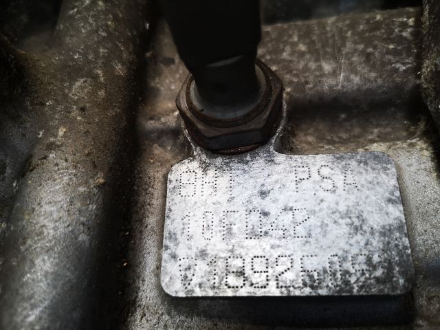 bontott PEUGEOT 107 Motor (Fűzött blokk hengerfejjel)