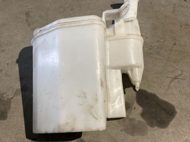 bontott PEUGEOT 107 Ablakmosó Tartály