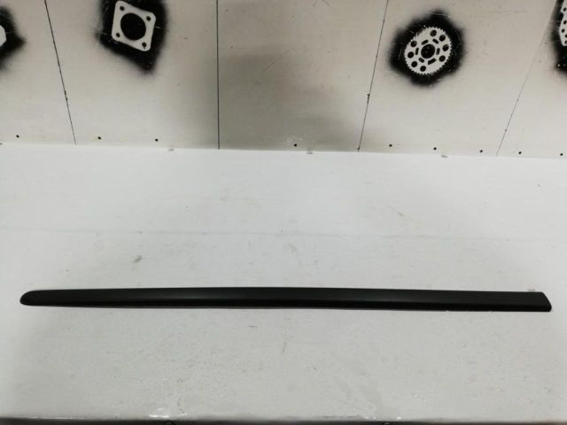 bontott PEUGEOT 107 Bal első Ajtó Díszléc