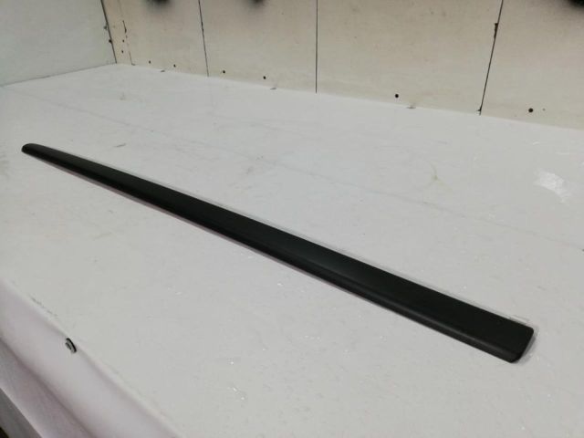 bontott PEUGEOT 107 Bal első Ajtó Díszléc