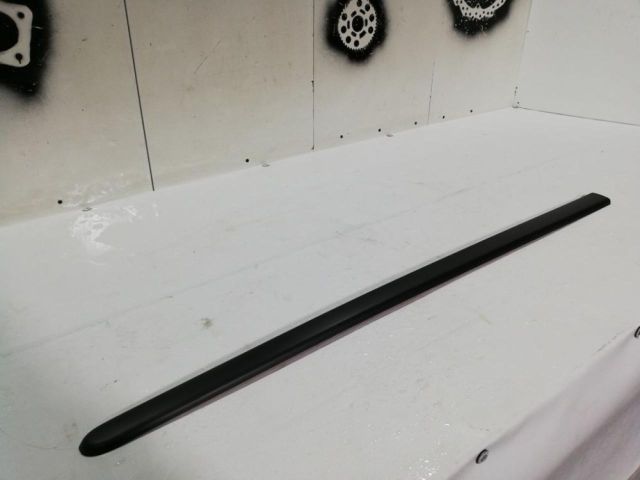 bontott PEUGEOT 107 Bal első Ajtó Díszléc