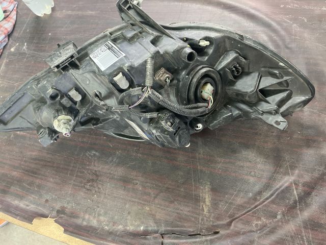 bontott PEUGEOT 107 Bal Fényszóró