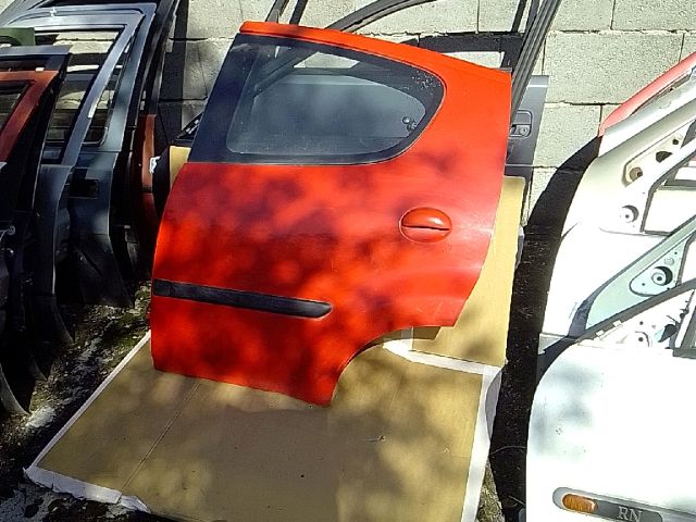 bontott PEUGEOT 107 Bal hátsó Ajtó (Üres lemez)
