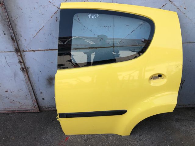 bontott PEUGEOT 107 Bal hátsó Ajtó (Üres lemez)