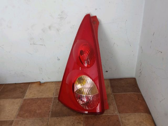 bontott PEUGEOT 107 Bal Hátsó Lámpa