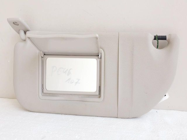 bontott PEUGEOT 107 Bal Napellenző