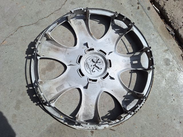 bontott PEUGEOT 107 Dísztárcsa (1 db)