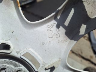bontott PEUGEOT 107 Dísztárcsa (1 db)